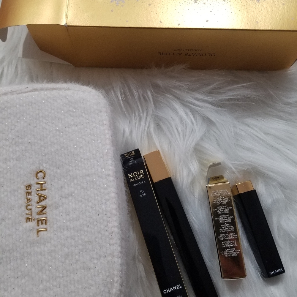 ChanelBeauty Pouch Gold Gift Box